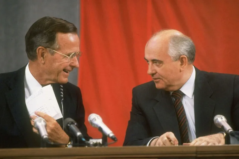 100 лет со дня рождения последнего друга СССР и президента-ветерана Джорджа Буша — старшего