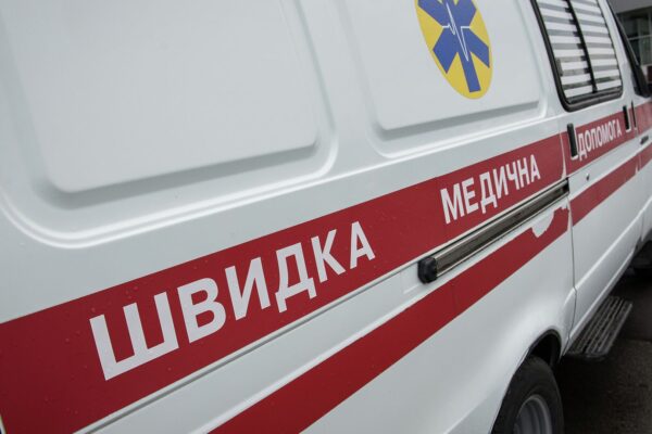 На Украине госпитализировали мужчину после встречи с работниками военкомата