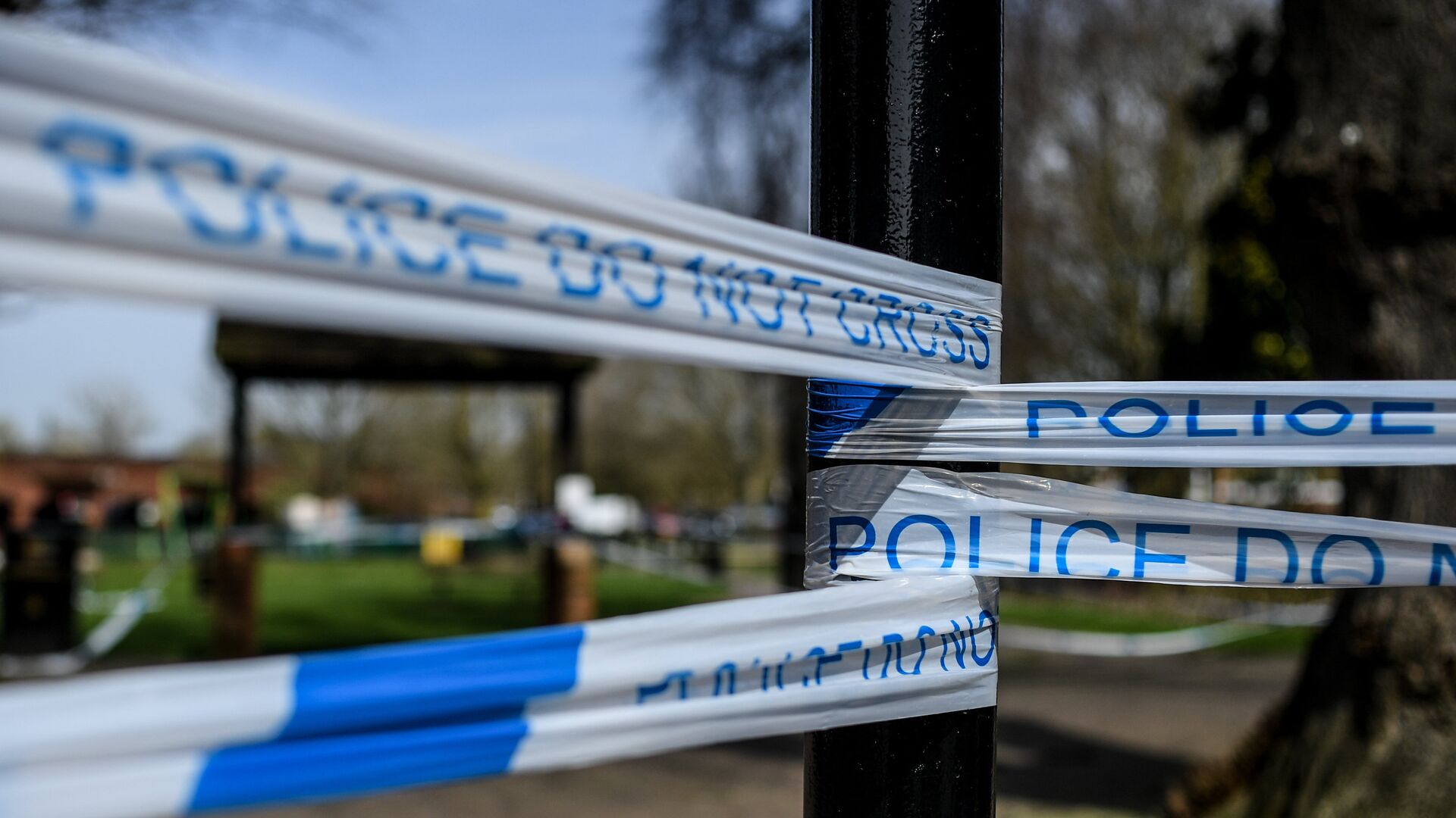 В Британии задержали жену чиновника за призыв сжечь отели с мигрантами