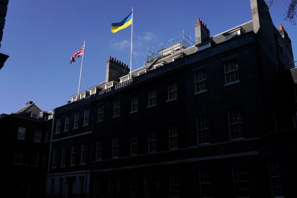 Лондон не планирует пересматривать поддержку Киева после атак под Курском