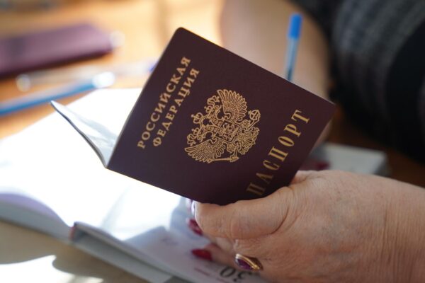 Попросивший убежища итальянский журналист не исключил переезда в Россию