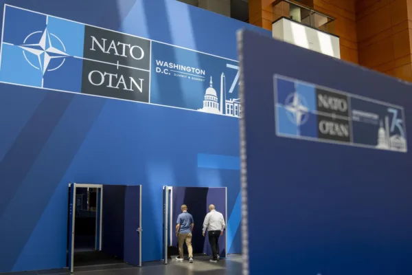 СМИ: декларация НАТО может включать антикоррупционные реформы на Украине