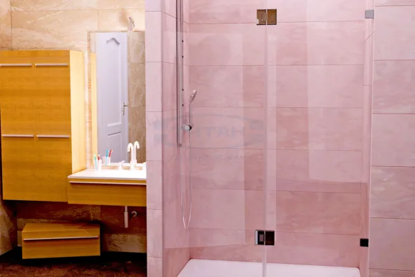 Стиль и функциональность в ванной: обзор популярных моделей душевых дверейСтиль и функциональность — обзор популярных моделей душевых дверей