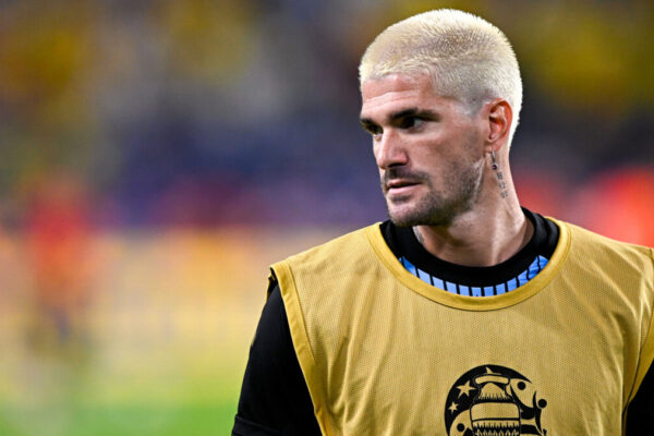 «Надо закрыть тему, не превращая все это в шоу» — футболист сборной Аргентины о скандальной кричалке про французов