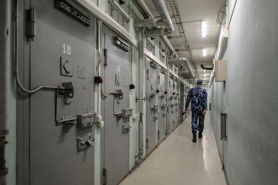 Обвинявшийся в даче взяток чиновникам Минобороны Котельников умер в СИЗО