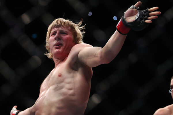 Пимблетт удушающим приемом победил Грина на турнире UFC 304