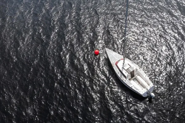 Выбор катера для рыбалки: характеристики, оснащение, комфорт