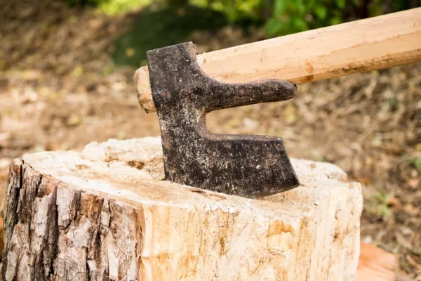 Создание уникальных кованых топоров и их роль в современном ремесленном искусстве