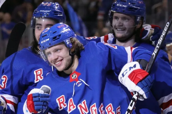 Панарин стал первой звездой решающего матча серии против «Вашингтона»