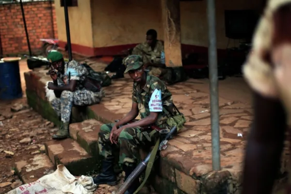 Сотни офицеров армии ЦАР учатся в России, заявили в Банги