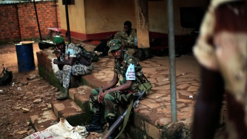 Сотни офицеров армии ЦАР учатся в России, заявили в Банги