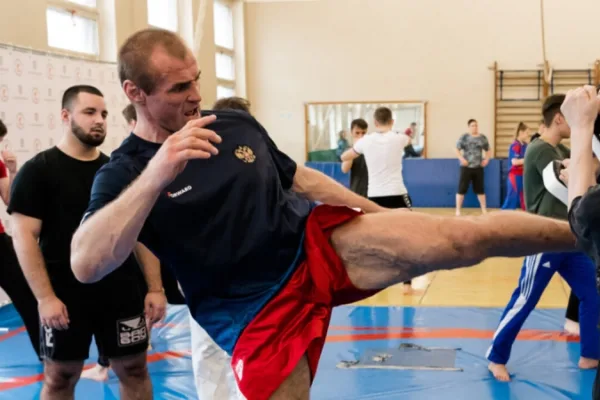 «Стану первым гражданином, кто получит паспорт по программе репатриации». Боец ММА Глухов сообщил о получении гражданства РФ