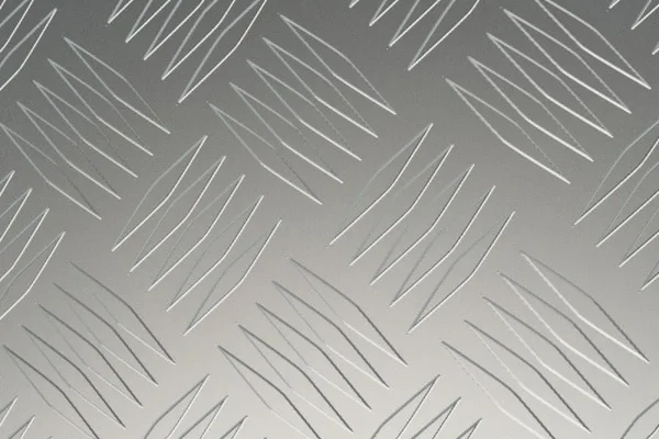 Применение Рифленого Алюминиевого Листа: От Строительства до Дизайна