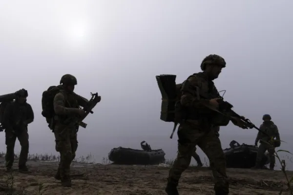 В Донецке ВСУ разрушили здание магазина при обстреле