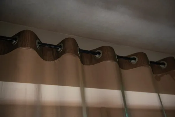 Шторы на люверсах: современное решение для стильного оформления окон